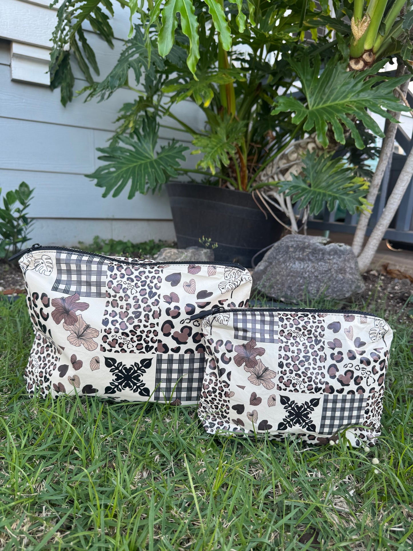 Medium Splash Proof Pouch